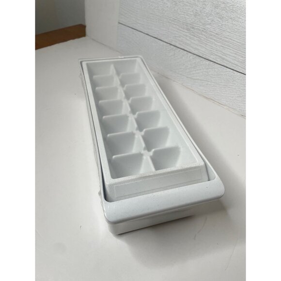 White Plastic Ice Cube Bin Container Maker Tray Freezer Home Organizer - Picture 4 of 4